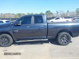 2018 Ram 1500 Big Horn z VIN 1C6RR7GG0JS218820, wystawiony jako IAAI lot #41747621 z przebiegiem 114 959 mil mil oraz . Historia ofert i sprzedaży dostępna na DreamBid. Obrazek 14.