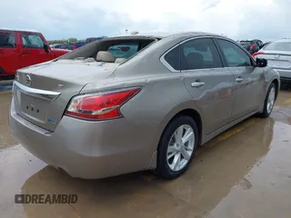 2014 Nissan Altima SV with VIN 1N4AL3AP0EC104072, listed as a IAAI auction lot 41877014 with 173,243 mi miles and . Bid and sale history available at DreamBid. Image 4.