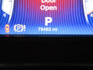 2014 Maserati Ghibli S Q4 z VIN ZAM57RTA7E1094580, wystawiony jako Copart lot #52009445 z przebiegiem 79 463 mil mil oraz Szkoda całkowita • Salvage title. Historia ofert i sprzedaży dostępna na DreamBid. Obrazek 8.