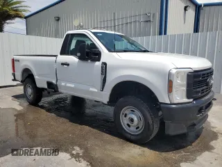 2024 Ford F-250 XL z VIN 1FTBF2BA2REC62479, wystawiony jako Copart lot #63647595 z przebiegiem Nie podano mil oraz Szkoda całkowita • Salvage title. Historia ofert i sprzedaży dostępna na DreamBid. Obrazek 4.