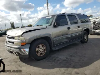 2000 Chevrolet Suburban LS with VIN 3GNEC16TXYG174192, listed as a Copart auction lot 81283754 with 329,595 mi miles and Salvage Title. Bid and sale history available at carsss.com. Image 1.
