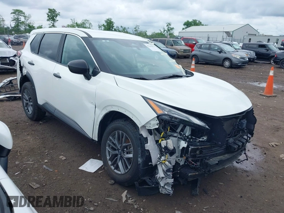 2023 Nissan Rogue S z VIN 5N1BT3AB8PC850965, wystawiony jako IAAI lot #42242674 z przebiegiem 34 280 mil mil oraz . Historia ofert i sprzedaży dostępna na DreamBid. Obrazek 1.