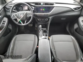 2022 Buick Encore GX Select z VIN KL4MMDSL8NB036058, wystawiony jako Copart lot #50699055 z przebiegiem 55 745 mil mil oraz Szkoda całkowita • Salvage title. Historia ofert i sprzedaży dostępna na DreamBid. Obrazek 8.