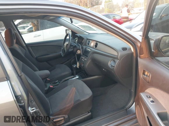 2005 Mitsubishi Outlander XLS with VIN JA4LX41F75U022428, listed as a IAAI auction lot 40293668 with 190,917 mi miles. Bid and sale history available at carsss.com. Image 5.