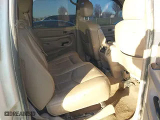 2006 Chevrolet Silverado 2500HD LT1 with VIN 1GCHK23D06F264669, listed as a IAAI auction lot 41106561 with 1 mi miles. Bid and sale history available at carsss.com. Image 8.