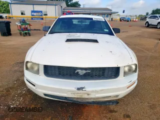 2009 Ford Mustang with VIN 1ZVHT80N895136488, listed as a Copart auction lot 65023225 with 180,148 mi miles and Clean title. Bid and sale history available at DreamBid. Image 5.