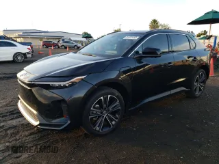 2023 Toyota bZ4X XLE z VIN JTMAAAAA9PA001408, wystawiony jako Copart lot #81972433 z przebiegiem 10 917 mil mil oraz . Historia ofert i sprzedaży dostępna na DreamBid. Obrazek 1.