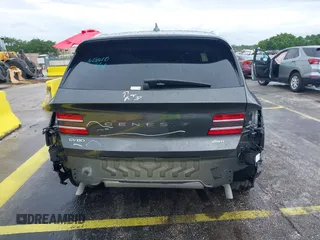 2025 Genesis GV80 Standard z VIN KMUHFESB7SU241172, wystawiony jako IAAI lot #42208893 z przebiegiem 7748 mil mil oraz . Historia ofert i sprzedaży dostępna na DreamBid. Obrazek 17.