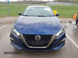 2019 Nissan Altima 2.5 SR with VIN 1N4BL4CV0KC179789, listed as a IAAI auction lot 41989401 with 82,028 mi miles. Bid and sale history available at carsss.com. Image 12.