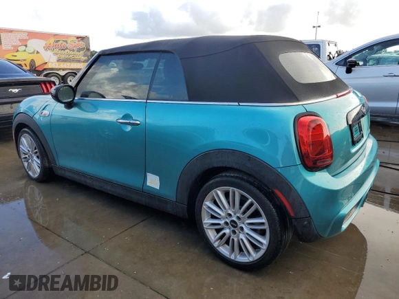 2021 MINI Convertible Cooper S z VIN WMWWJ5C08M3M08392, wystawiony jako Copart lot #76756444 z przebiegiem 8 634 mil mil oraz Nie do naprawy • Non repairable. Historia ofert i sprzedaży dostępna na DreamBid. Obrazek 2.