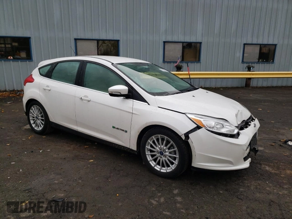 2015 Ford Focus Electric z VIN 1FADP3R41FL232835, wystawiony jako Copart lot #70969312 z przebiegiem 39 606 mil mil oraz . Historia ofert i sprzedaży dostępna na DreamBid. Obrazek 4.