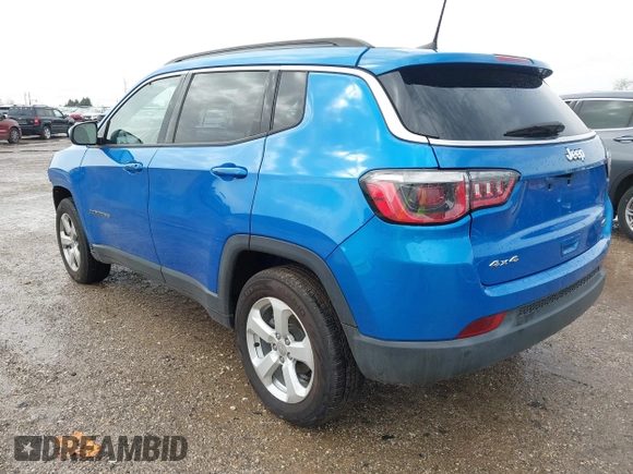 2018 Jeep Compass Latitude z VIN 3C4NJDBBXJT104122, wystawiony jako IAAI lot #41946947 z przebiegiem 124 433 mil mil oraz . Historia ofert i sprzedaży dostępna na DreamBid. Obrazek 3.