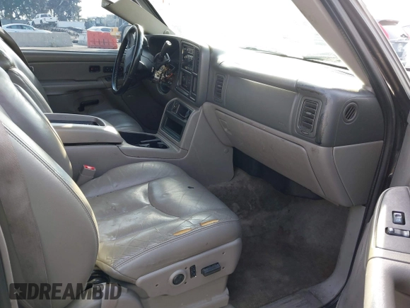 2004 Chevrolet Suburban LT z VIN 3GNFK16T44G206586, wystawiony jako IAAI lot #41480840 z przebiegiem Nie podano mil oraz . Historia ofert i sprzedaży dostępna na DreamBid. Obrazek 5.