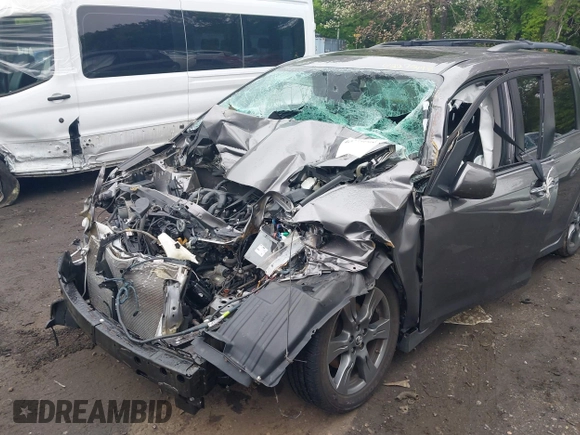 2019 Toyota Sienna SE with VIN 5TDXZ3DC4KS014221, listed as a IAAI auction lot 42275498 with 32,381 mi miles and . Bid and sale history available at DreamBid. Image 6.