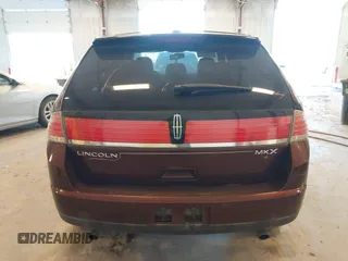 2009 Lincoln MKX z VIN 2LMDU68C69BJ04463, wystawiony jako IAAI lot #42231655 z przebiegiem 239 719 mil mil oraz . Historia ofert i sprzedaży dostępna na DreamBid. Obrazek 16.