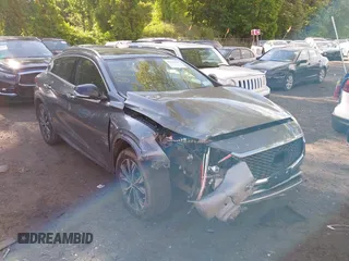 2018 Infiniti QX30 Premium z VIN SJKCH5CR7JA053848, wystawiony jako IAAI lot #42291145 z przebiegiem 120 570 mil mil oraz . Historia ofert i sprzedaży dostępna na DreamBid. Obrazek 1.