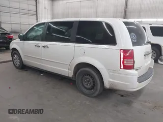 2008 Chrysler Town & Country LX with VIN 2A8HR44H78R671031, listed as a IAAI auction lot 41884932 with 300,502 mi miles. Bid and sale history available at carsss.com. Image 3.