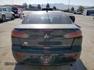2015 Mitsubishi Lancer ES z VIN JA32U2FU8FU006101, wystawiony jako Copart lot #58006895 z przebiegiem Nie podano mil oraz Czysty tytuł • Clean title. Historia ofert i sprzedaży dostępna na DreamBid. Obrazek 6.