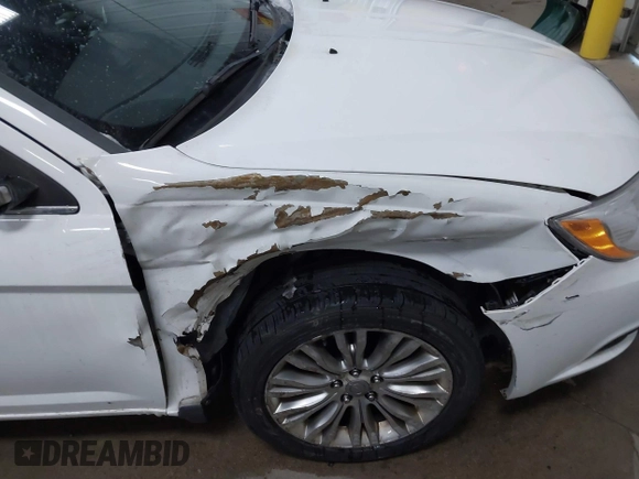 2011 Chrysler 200 Limited with VIN 1C3BC2FB6BN582927, listed as a IAAI auction lot 41015312 with 220,025 mi miles and . Bid and sale history available at DreamBid. Image 6.