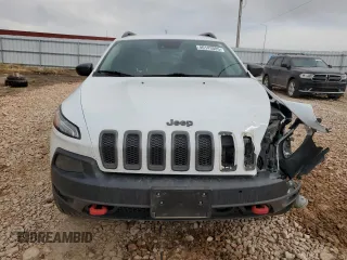 2014 Jeep Cherokee Trailhawk with VIN 1C4PJMBS7EW183855, listed as a Copart auction lot 46143085 with 146,901 mi miles and Salvage Title. Bid and sale history available at DreamBid. Image 5.