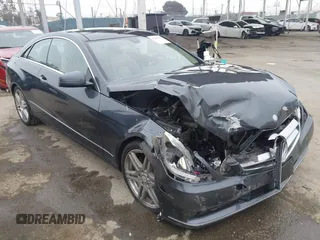 2011 Mercedes-Benz E 350 z VIN WDDKJ5GB7BF071681, wystawiony jako IAAI lot #42605889 z przebiegiem 86 519 mil mil oraz . Historia ofert i sprzedaży dostępna na DreamBid. Obrazek 1.