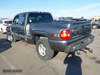 2001 Chevrolet Silverado 1500 LT with VIN 1GCEK19T41Z180650, listed as a IAAI auction lot 41457250 with 151,297 mi miles. Bid and sale history available at carsss.com. Image 3.
