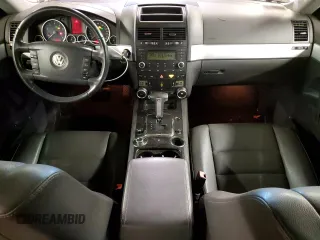 2008 Volkswagen Touareg V6 с VIN WVGBE77L48D026281, выставлен на аукционе Copart как лот 77111554 с пробегом 73 789 миль миль и Списание • Salvage title. История ставок и продаж доступна на DreamBid. Изображение 8.