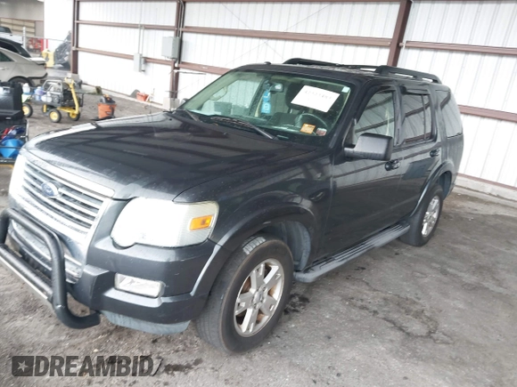 2010 Ford Explorer XLT z VIN 1FMEU7DE4AUA46736, wystawiony jako IAAI lot #42323483 z przebiegiem 120 000 mil mil oraz . Historia ofert i sprzedaży dostępna na DreamBid. Obrazek 2.