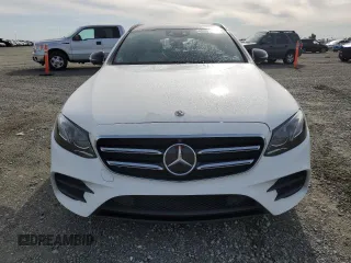 2019 Mercedes-Benz E 450 with VIN WDDZH6JB6KA671808, listed as a Copart auction lot 49857245 with 99,709 mi miles and Salvage Title. Bid and sale history available at DreamBid. Image 5.