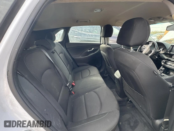 2019 Hyundai Elantra GT with VIN KMHH35LE4KU113150, listed as a Copart auction lot 77800134 with 137,760 mi miles and Non Repairable. Bid and sale history available at carsss.com. Image 6.