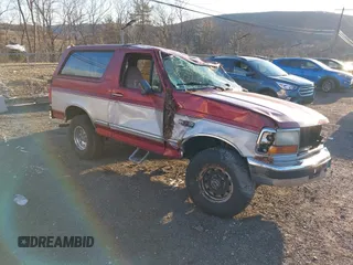 1996 Ford Bronco XL with VIN 1FMEU15N8TLA78223, listed as a IAAI auction lot 41282315 with 212,299 mi miles. Bid and sale history available at carsss.com. Image 1.