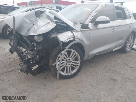 2019 Audi Q5 Premium Plus with VIN WA1BNAFY6K2095484, listed as a IAAI auction lot 40889208 with 1 mi miles. Bid and sale history available at carsss.com. Image 2.