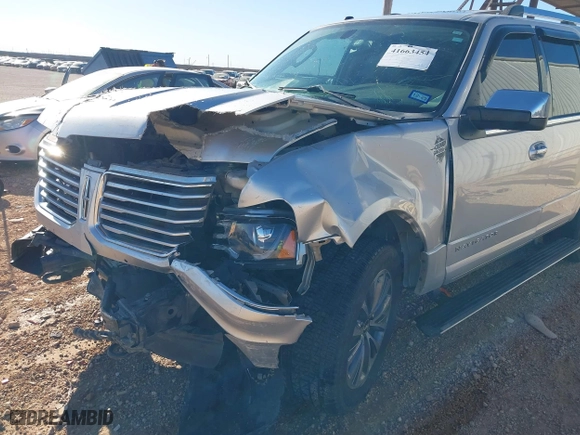 2016 Lincoln Navigator Select with VIN 5LMJJ2HT6GEL08923, listed as a IAAI auction lot 41663454 with 126,199 mi miles. Bid and sale history available at carsss.com. Image 17.