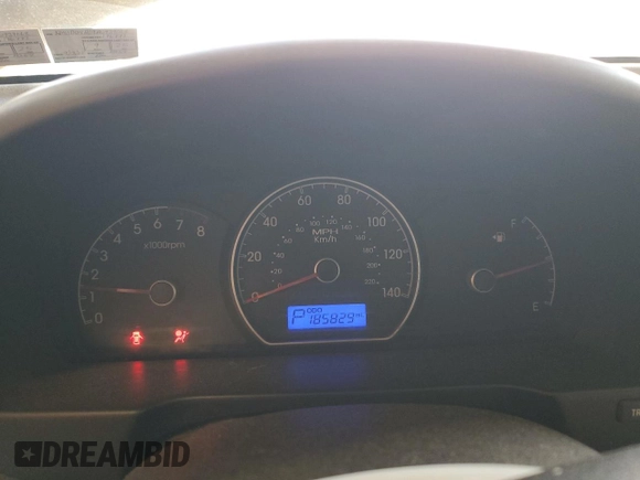 2010 Hyundai Elantra GLS z VIN KMHDU4AD9AU939068, wystawiony jako Copart lot #57639885 z przebiegiem 185 829 mil mil oraz Szkoda całkowita • Salvage title. Historia ofert i sprzedaży dostępna na DreamBid. Obrazek 9.