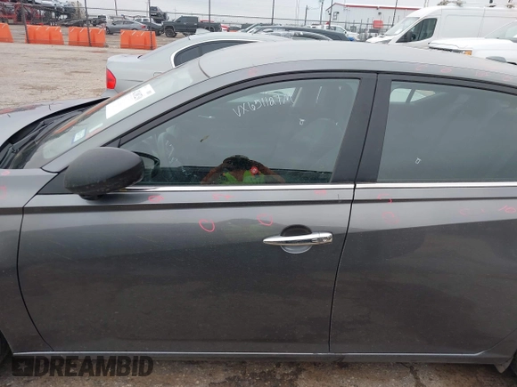 2025 Nissan Altima SV z VIN 1N4BL4DV8SN382058, wystawiony jako IAAI lot #42188230 z przebiegiem 4 577 mil mil oraz . Historia ofert i sprzedaży dostępna na DreamBid. Obrazek 14.