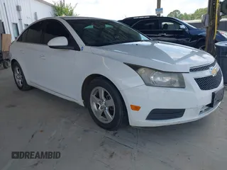 2014 Chevrolet Cruze 1LT с VIN 1G1PC5SB9E7361395, выставлен на аукционе IAAI как лот 42706637 с пробегом 226 075 миль миль и . История ставок и продаж доступна на DreamBid. Изображение 1.