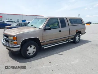 1997 Chevrolet Silverado 1500 with VIN 2GCEK19R5V1153864, listed as a IAAI auction lot 42214183 with 196,761 mi miles and . Bid and sale history available at DreamBid. Image 2.