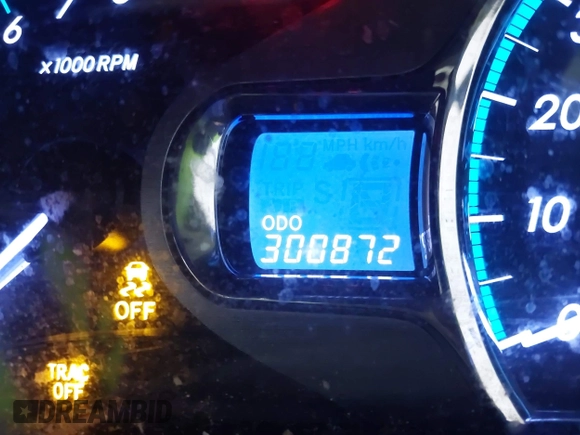 2011 Toyota Sienna XLE AAS with VIN 5TDYK3DC8BS111639, listed as a IAAI auction lot 42108488 with 300,872 mi miles and . Bid and sale history available at DreamBid. Image 15.