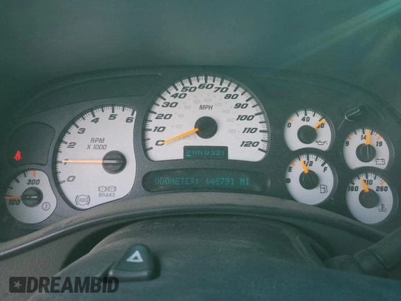 2003 Chevrolet Silverado SS z VIN 2GCEK19N631366266, wystawiony jako Copart lot #79645644 z przebiegiem 146 791 mil mil oraz Szkoda całkowita • Salvage title. Historia ofert i sprzedaży dostępna na DreamBid. Obrazek 9.