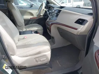 2013 Toyota Sienna XLE AAS с VIN 5TDYK3DC8DS318387, выставлен на аукционе IAAI как лот 42146255 с пробегом 244 899 миль миль и . История ставок и продаж доступна на DreamBid. Изображение 5.