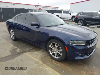 2015 Dodge Charger SXT z VIN 2C3CDXJGXFH898153, wystawiony jako IAAI lot #41830013 z przebiegiem 95 536 mil mil oraz . Historia ofert i sprzedaży dostępna na DreamBid. Obrazek 1.