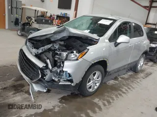 2022 Chevrolet Trax LS with VIN KL7CJNSM5NB550309, listed as a IAAI auction lot 41208893 with 60,580 mi miles. Bid and sale history available at carsss.com. Image 2.