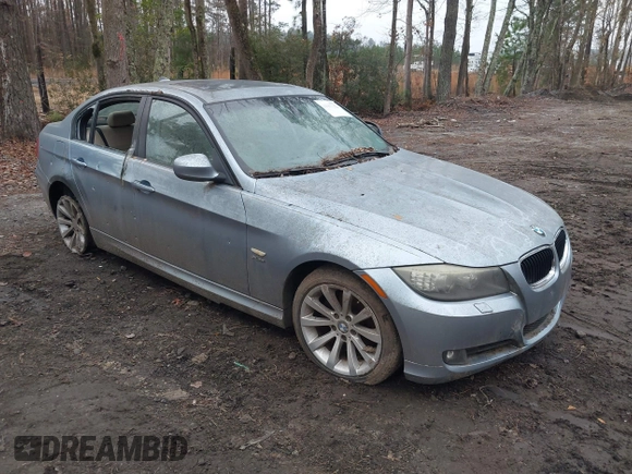 2011 BMW 3 Series 328i xDrive with VIN WBAPK7G53BNN78230, listed as a IAAI auction lot 41137752 with 1 mi miles. Bid and sale history available at carsss.com. Image 1.