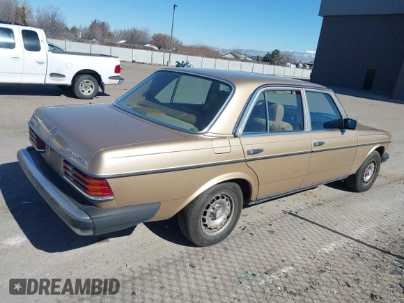 1985 Mercedes-Benz 300 with VIN WDBAB33C5FA218782, listed as a IAAI auction lot 41698746 with 285,352 mi miles and . Bid and sale history available at DreamBid. Image 4.