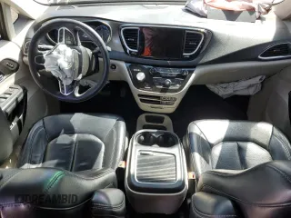 2022 Chrysler Pacifica Touring L z VIN 2C4RC1BG5NR177204, wystawiony jako Copart lot #53906755 z przebiegiem 71 654 mil mil oraz Szkoda całkowita • Salvage title. Historia ofert i sprzedaży dostępna na DreamBid. Obrazek 8.