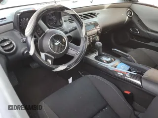 2011 Chevrolet Camaro 2LS z VIN 2G1FA1ED0B9140074, wystawiony jako Copart lot #50239355 z przebiegiem 94 231 mil mil oraz Szkoda całkowita • Salvage title. Historia ofert i sprzedaży dostępna na DreamBid. Obrazek 8.