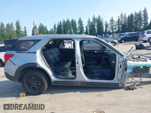 2020 Ford Police Interceptor z VIN 1FM5K8AC1LGC94166, wystawiony jako IAAI lot #42526680 z przebiegiem Nie podano mil oraz . Historia ofert i sprzedaży dostępna na DreamBid. Obrazek 14.