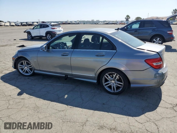 2012 Mercedes-Benz C 250 Sport z VIN WDDGF4HB1CA651815, wystawiony jako Copart lot #62311975 z przebiegiem 80 577 mil mil oraz Szkoda całkowita • Salvage title. Historia ofert i sprzedaży dostępna na DreamBid. Obrazek 2.