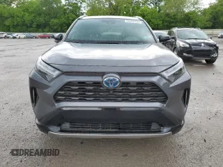 2023 Toyota RAV4 Hybrid XSE z VIN 4T3E6RFV4PU120269, wystawiony jako Copart lot #55467935 z przebiegiem 16 019 mil mil oraz Szkoda całkowita • Salvage title. Historia ofert i sprzedaży dostępna na DreamBid. Obrazek 5.