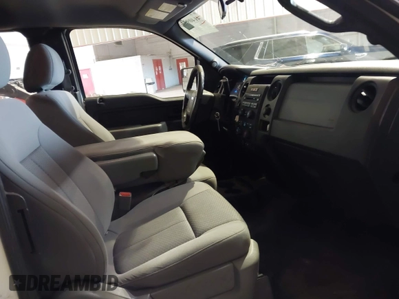 2014 Ford F-150 XL with VIN 1FTFX1CT6EKE41483, listed as a IAAI auction lot 41409520 with 131,898 mi miles. Bid and sale history available at carsss.com. Image 5.